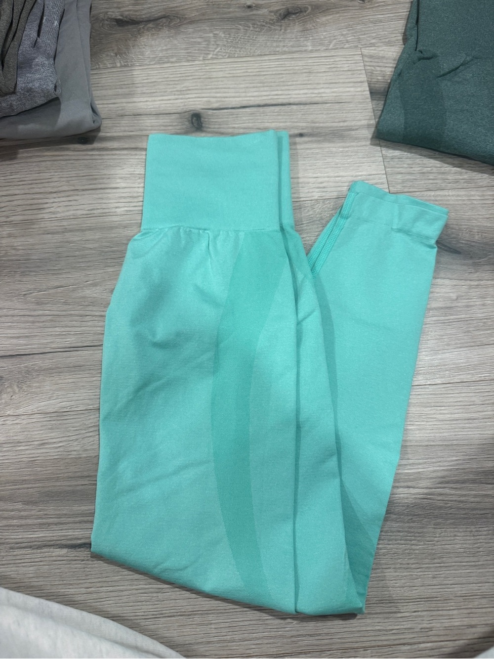 NVGTN Mint Green High-Waist Leggings